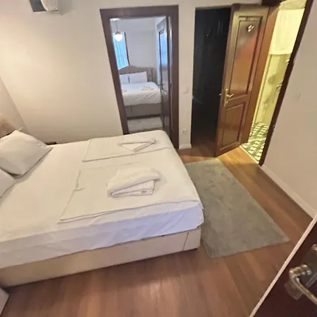 Constatntinos Hostel *